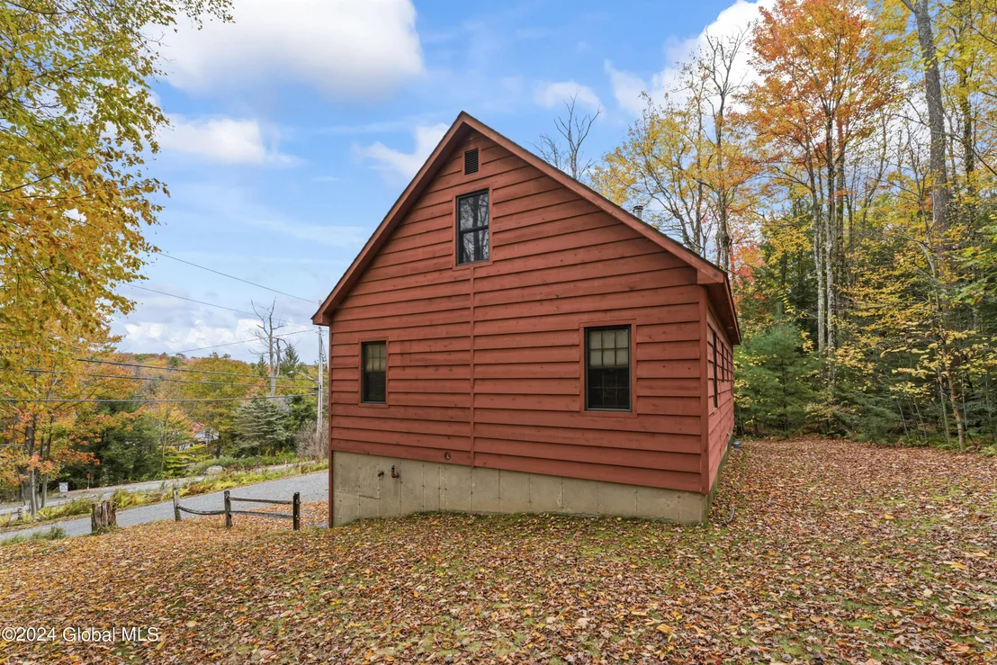 Photo of 680 Taborton Road