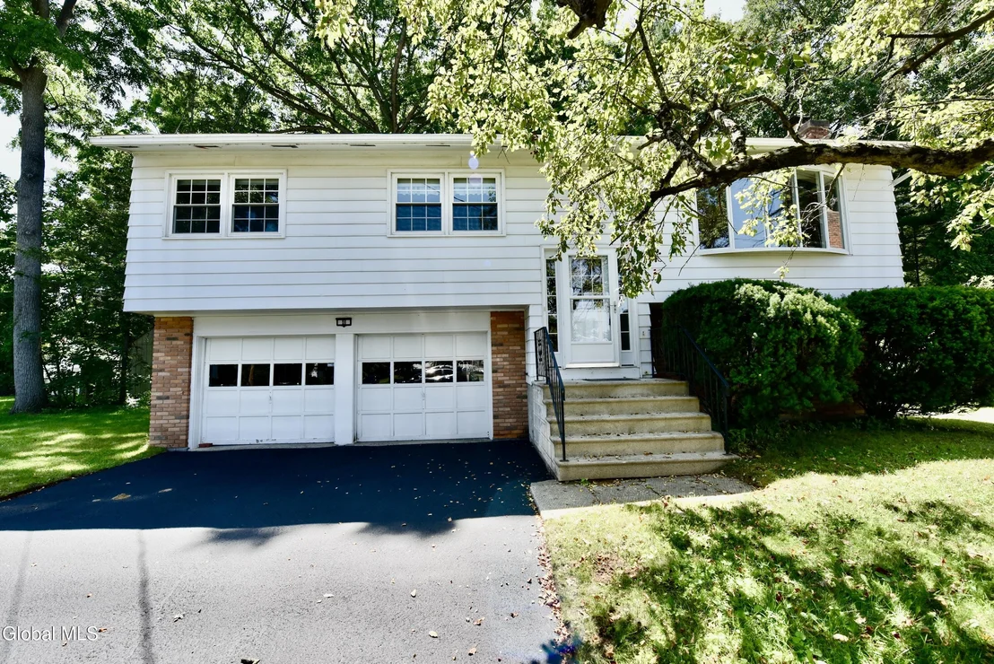 Photo of 4 Cedar Court
