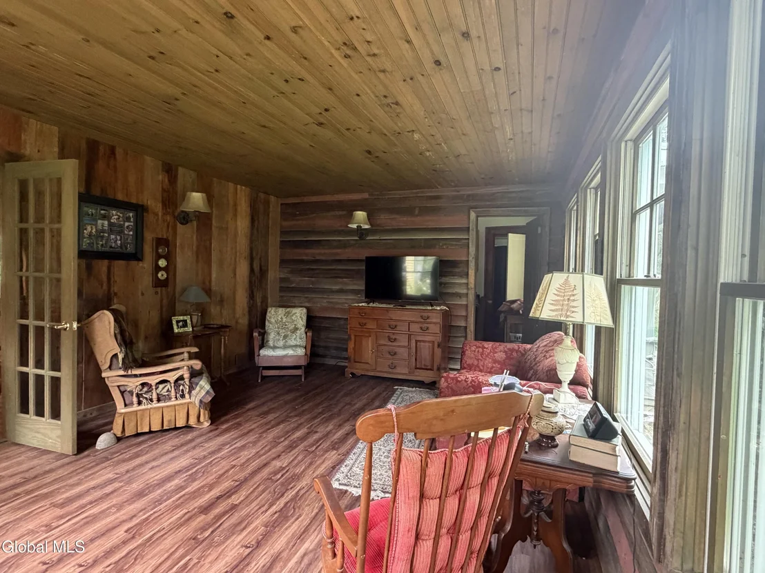 Photo of 2056 Creek Road