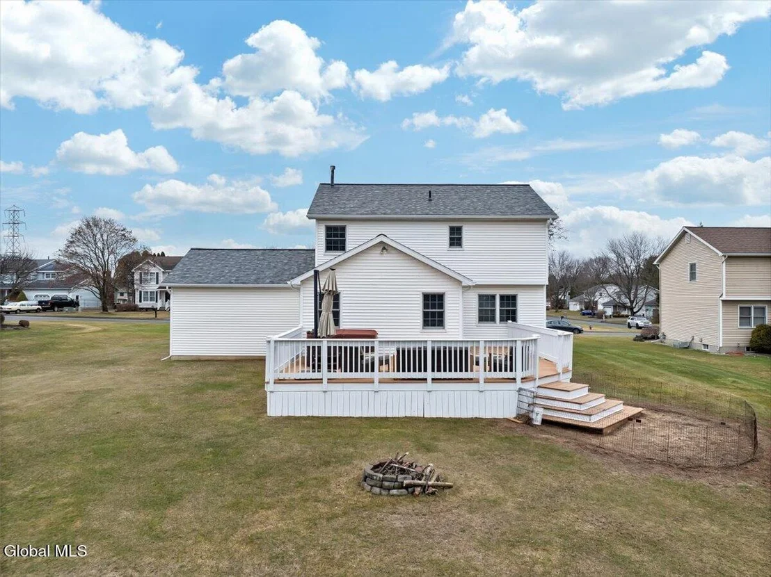 Photo of 128 Horizon Boulevard