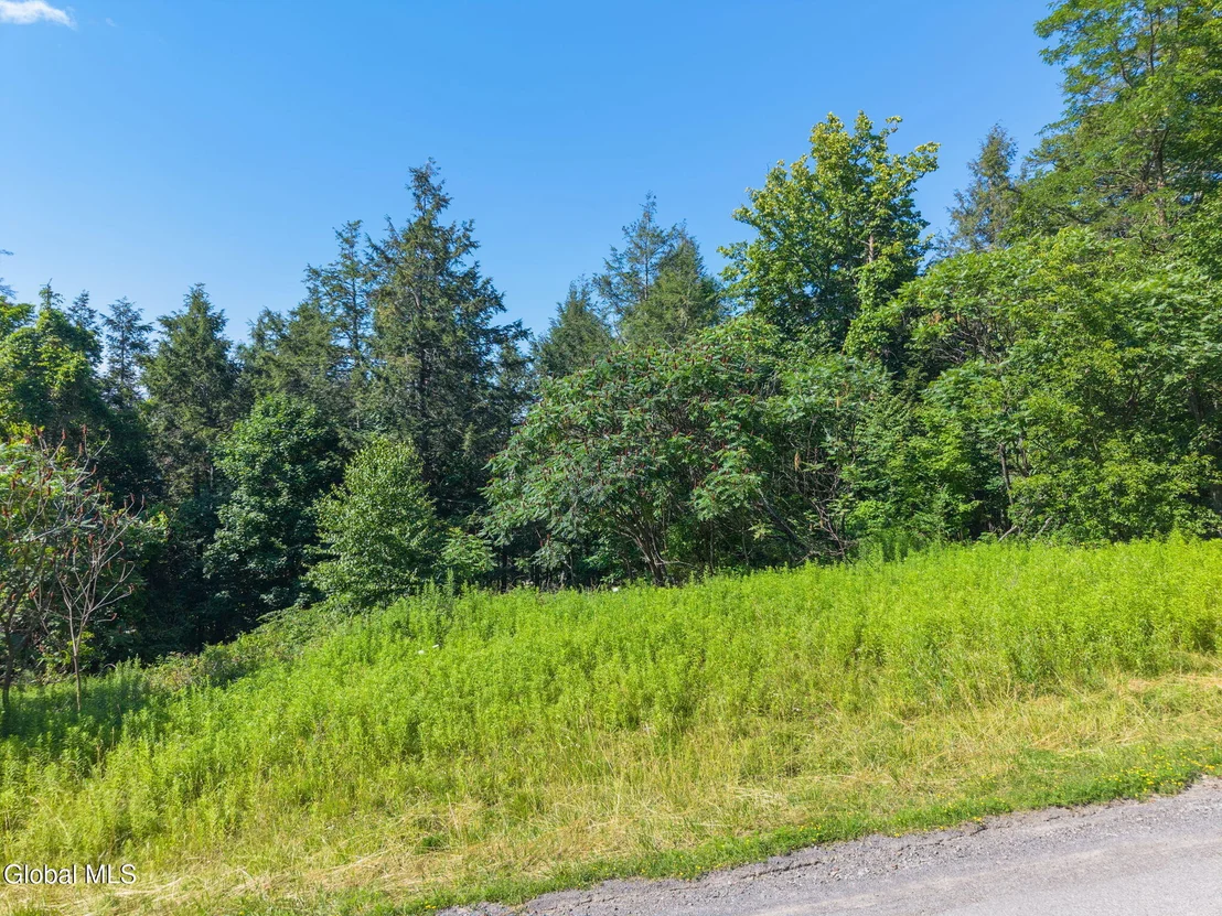 Photo of 253 Armlin Hill Road