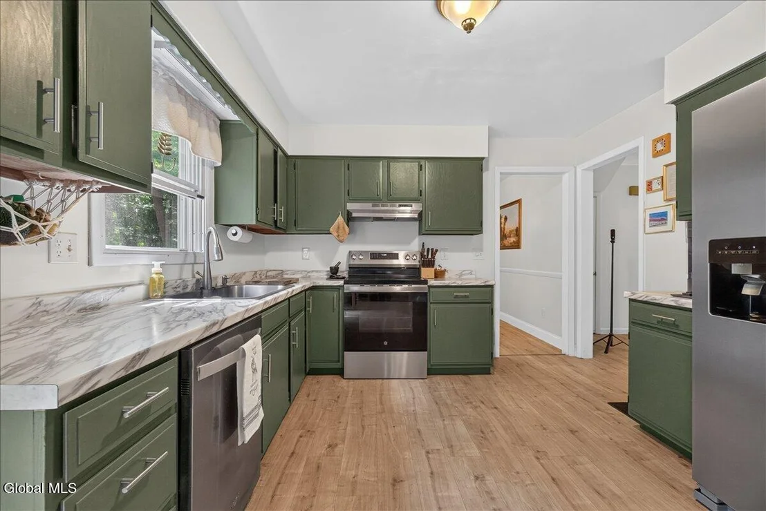 Photo of 8 Cypress Pt