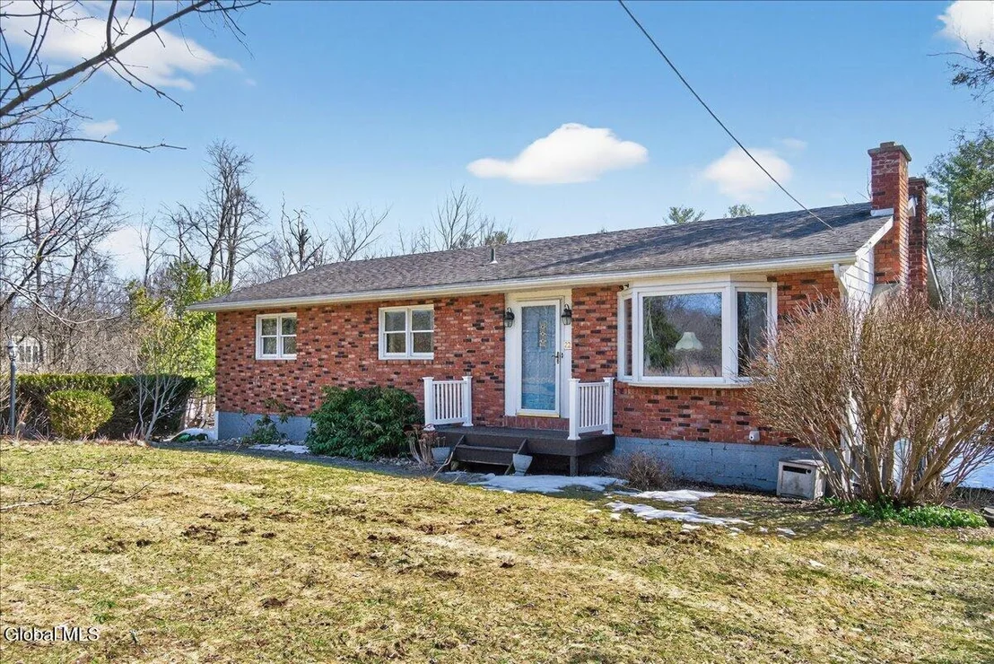 Photo of 221 Droms Road