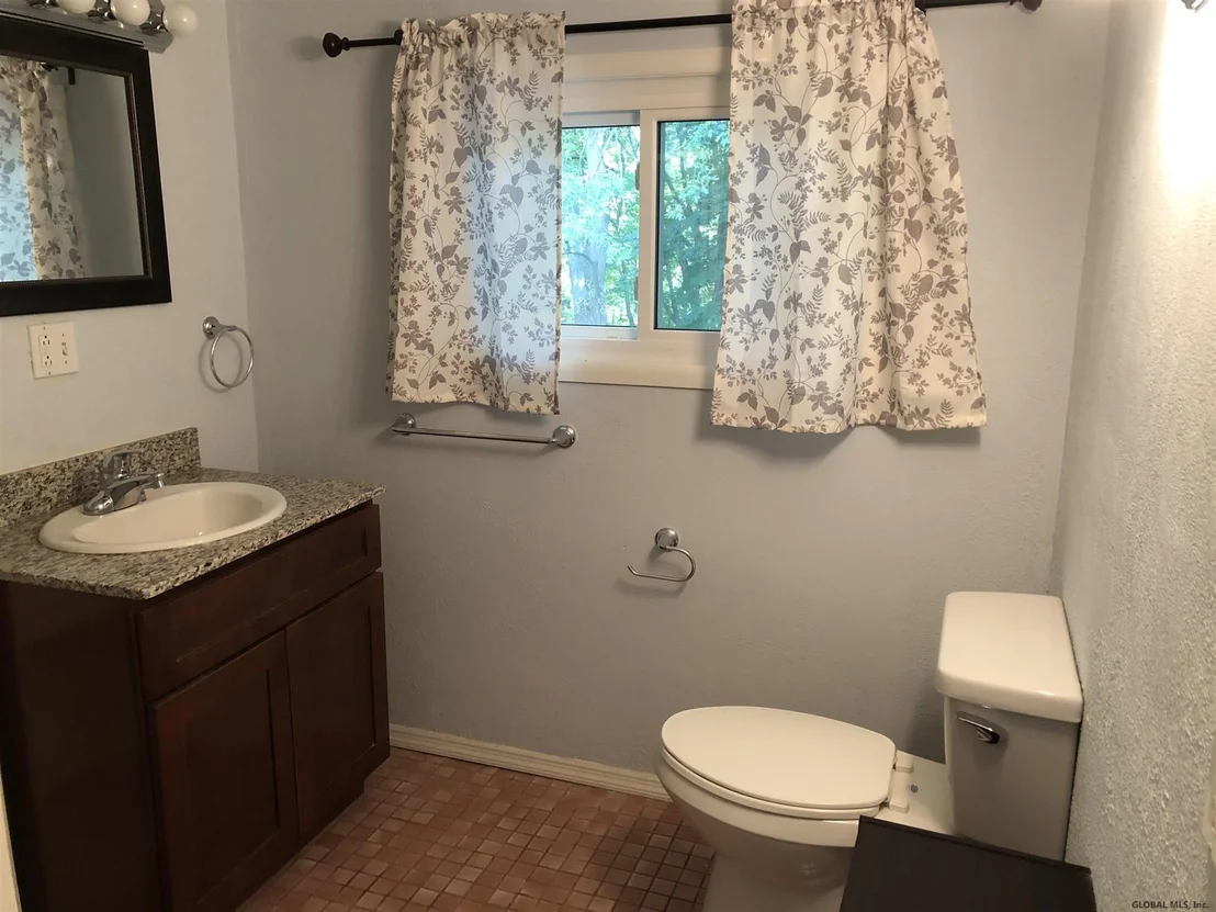 Photo of 5 MANN Drive