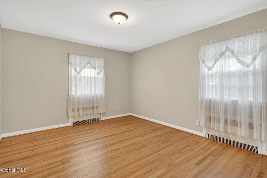 Photo of 10 Willo Lane