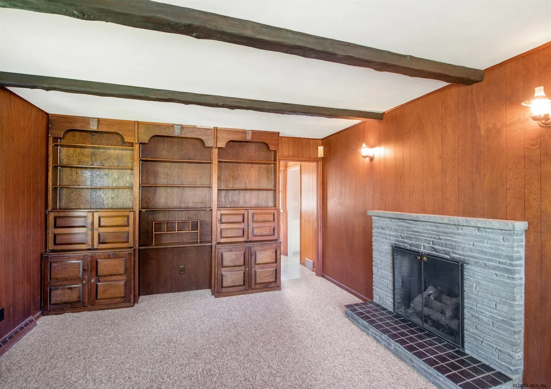Photo of 2158 RIVER Road