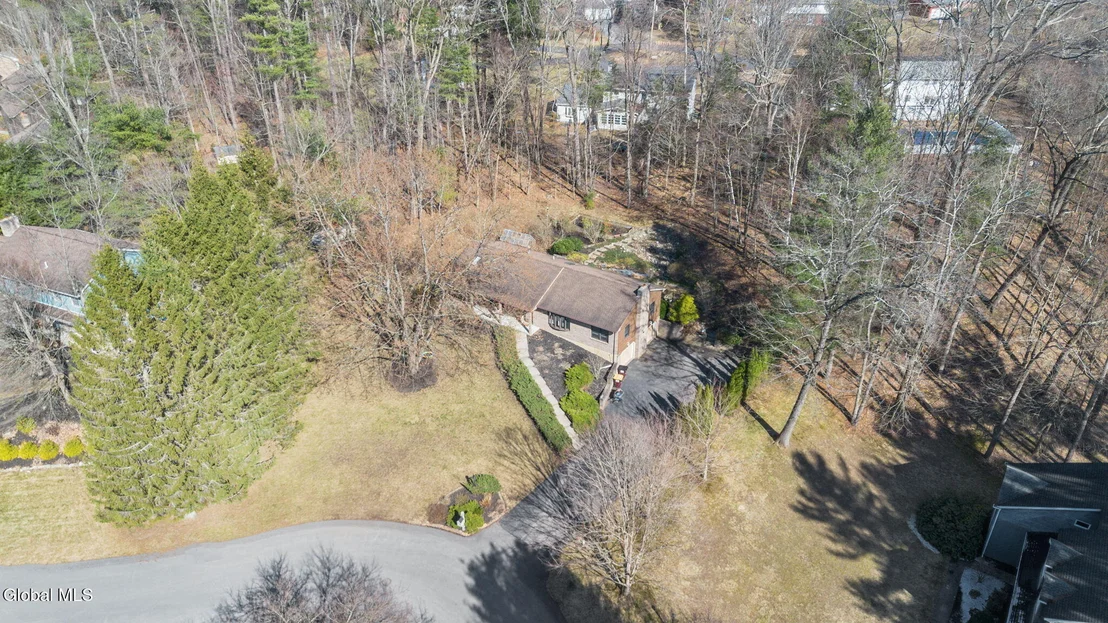 Photo of 19 Crown Point