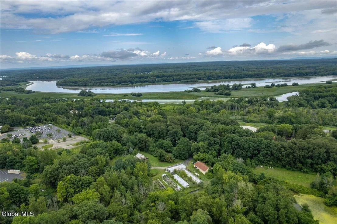Photo of 4070 River Road