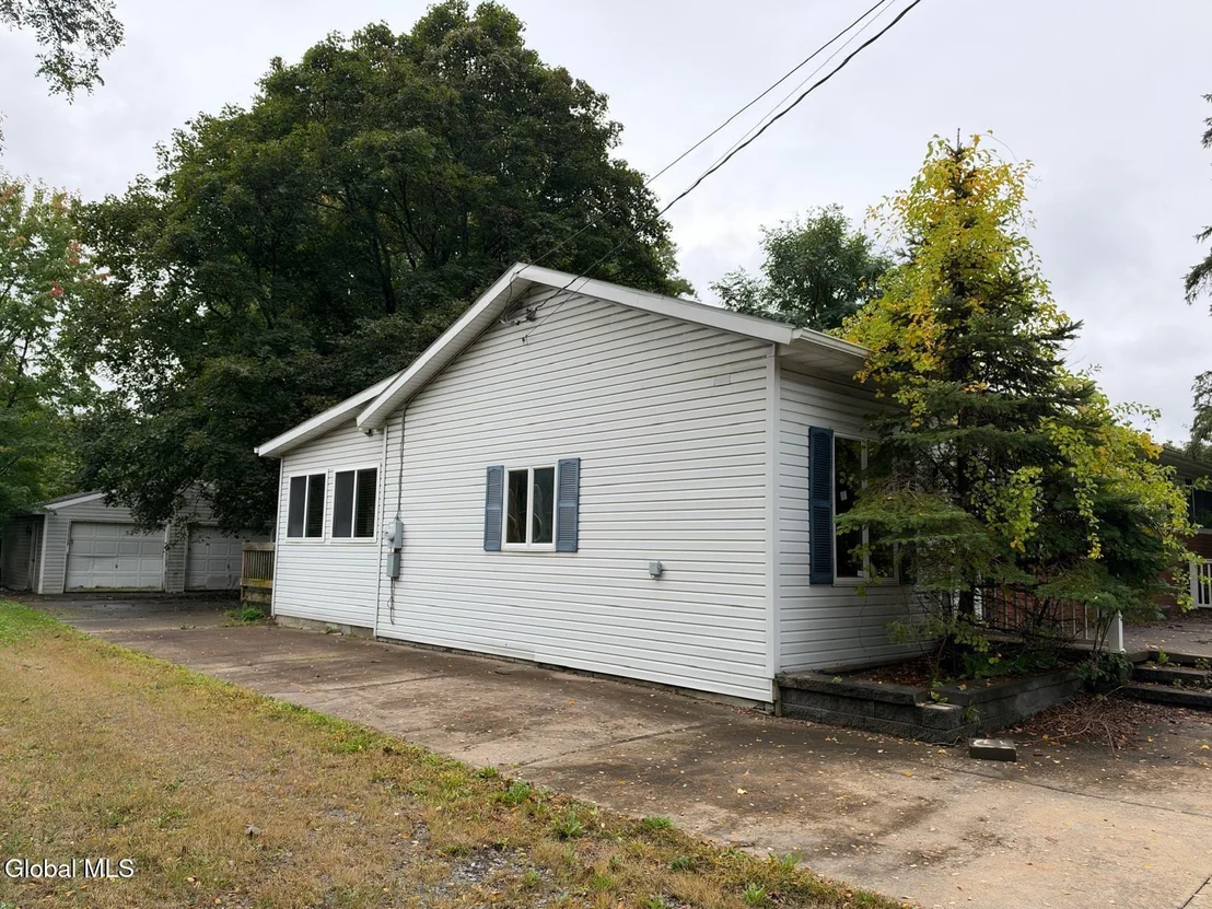 Photo of 1282 Princetown Road