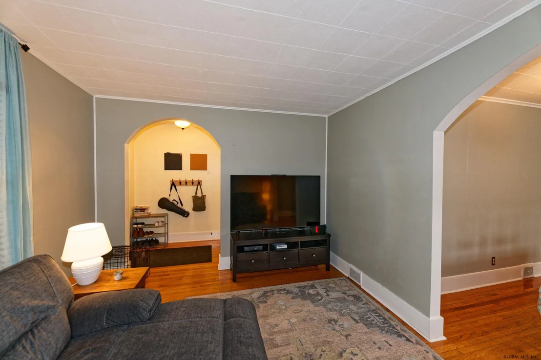 Photo of 308 SANDERS Avenue