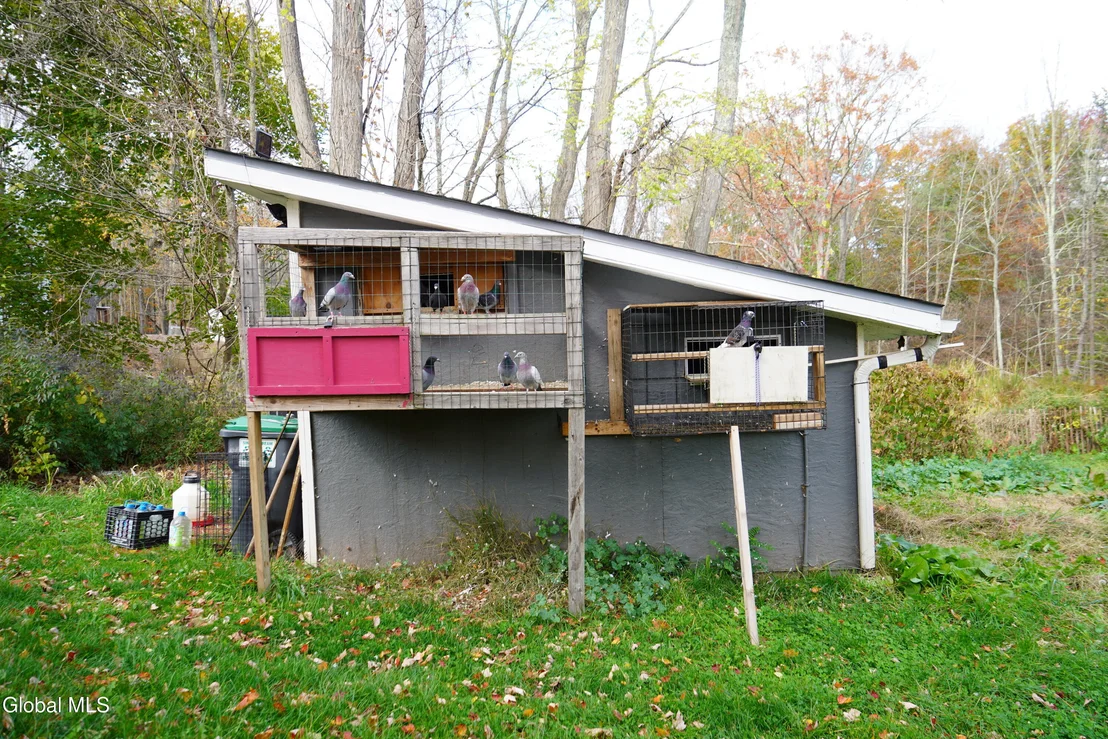 Photo of 552 Mountain Avenue