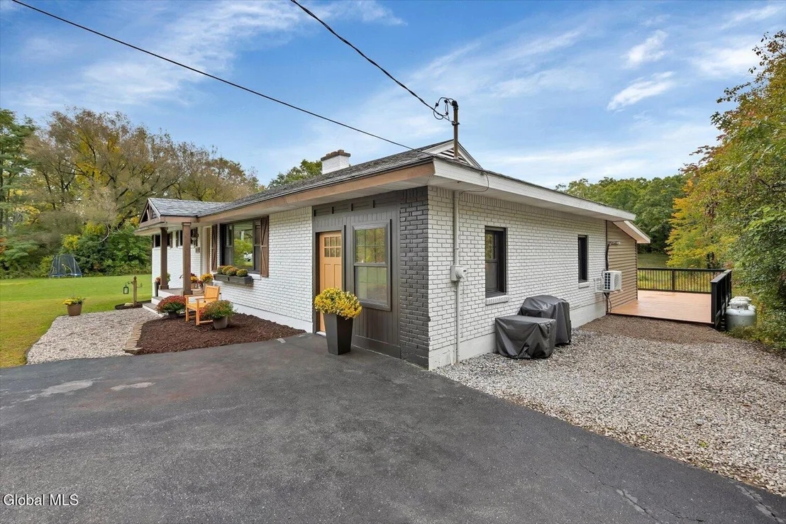 Photo of 317 Closson Road