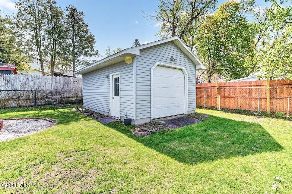 Photo of 2522 Van Dyke Avenue