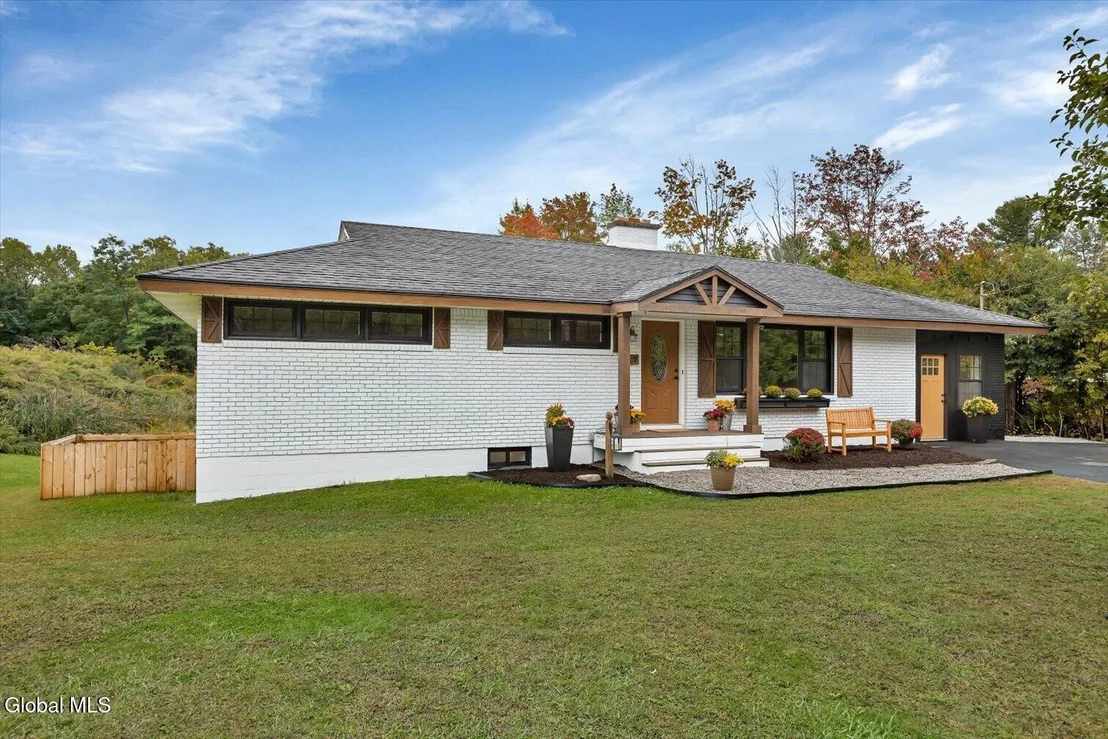 Photo of 317 Closson Road
