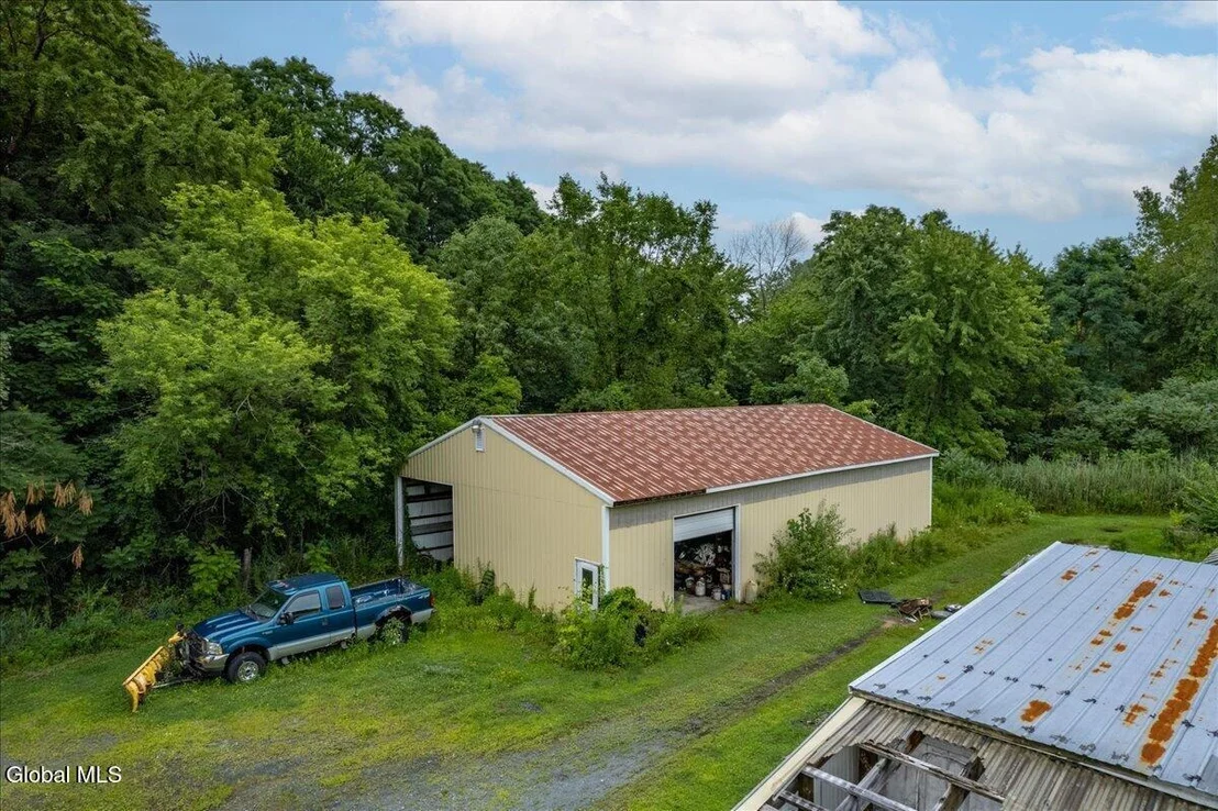 Photo of 4072 River Road