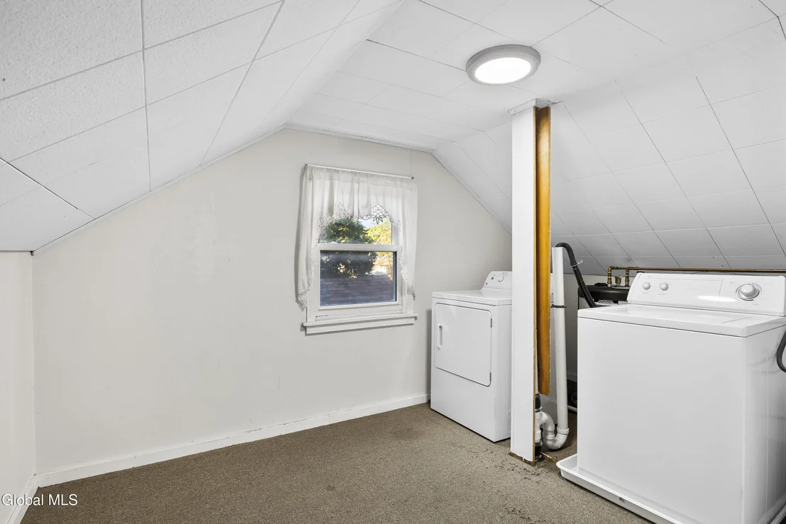 Photo of 1083 Inner Drive