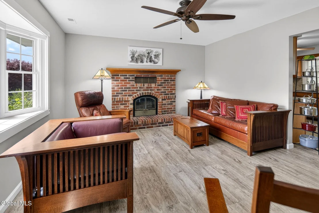 Photo of 16 Leonard Drive
