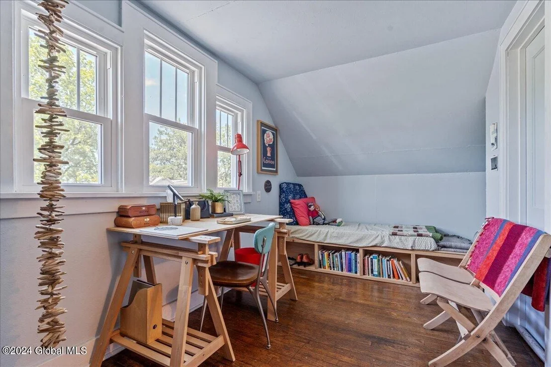 Photo of 1102 Baker Avenue