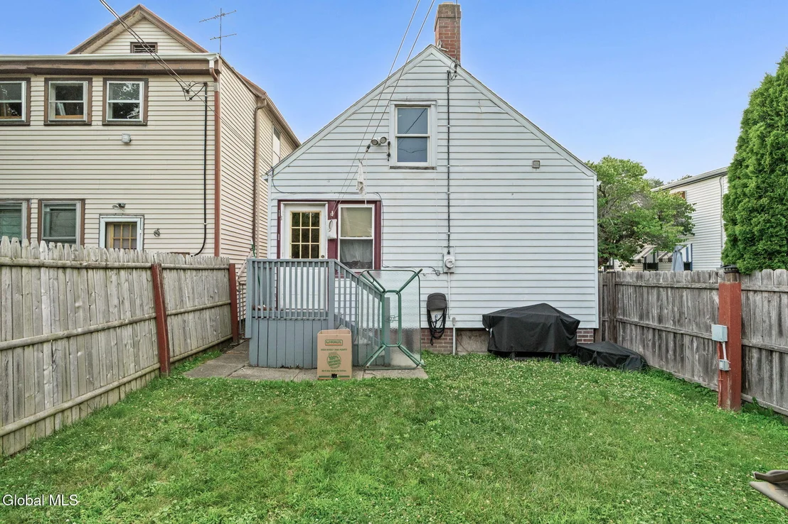 Photo of 446 7th Avenue
