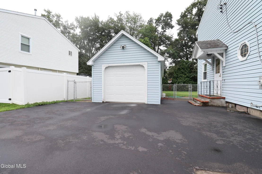 Photo of 2896 W Lydius Street