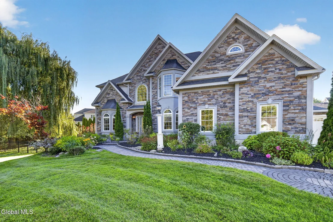 Photo of 245 Menlo Park Road