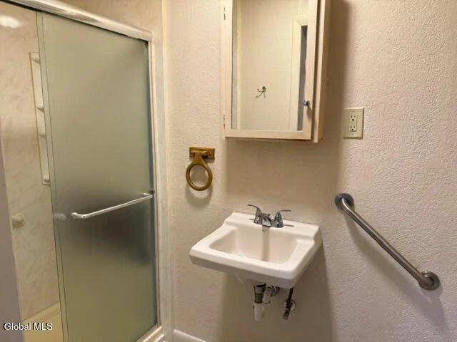 Photo of 28 Starcrest Drive