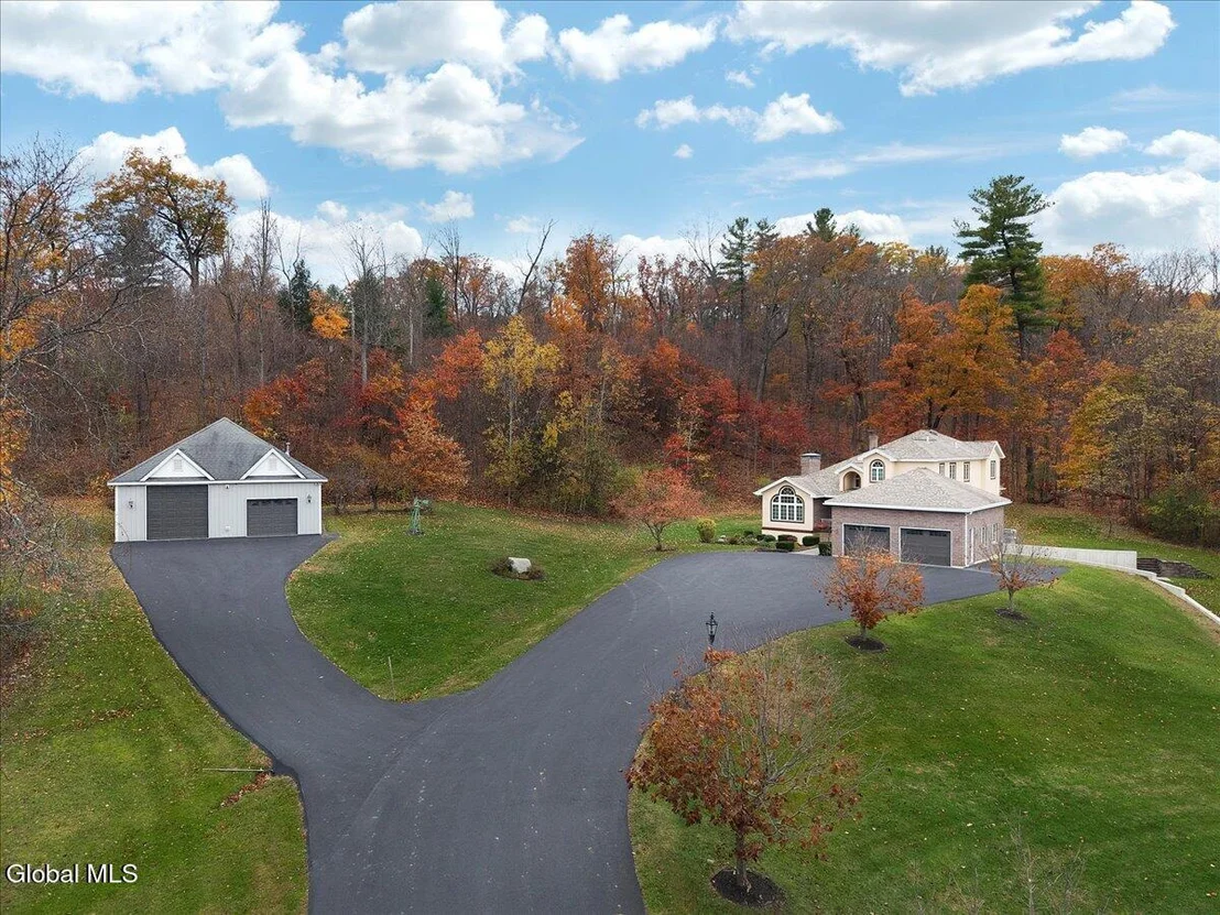 Photo of 1306 Putnam Road