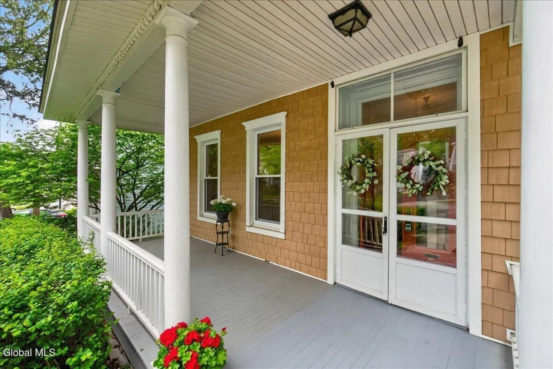 Photo of 121 Maple Avenue