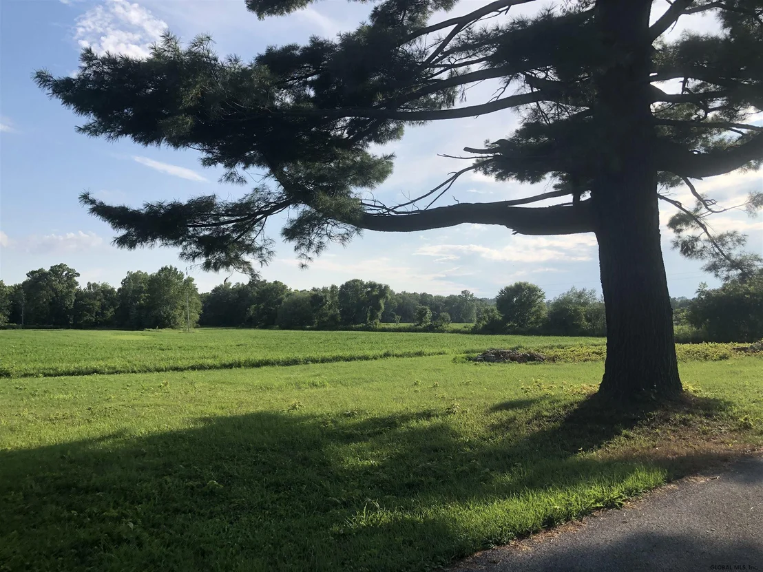 Photo of 1237 W RIVER Road