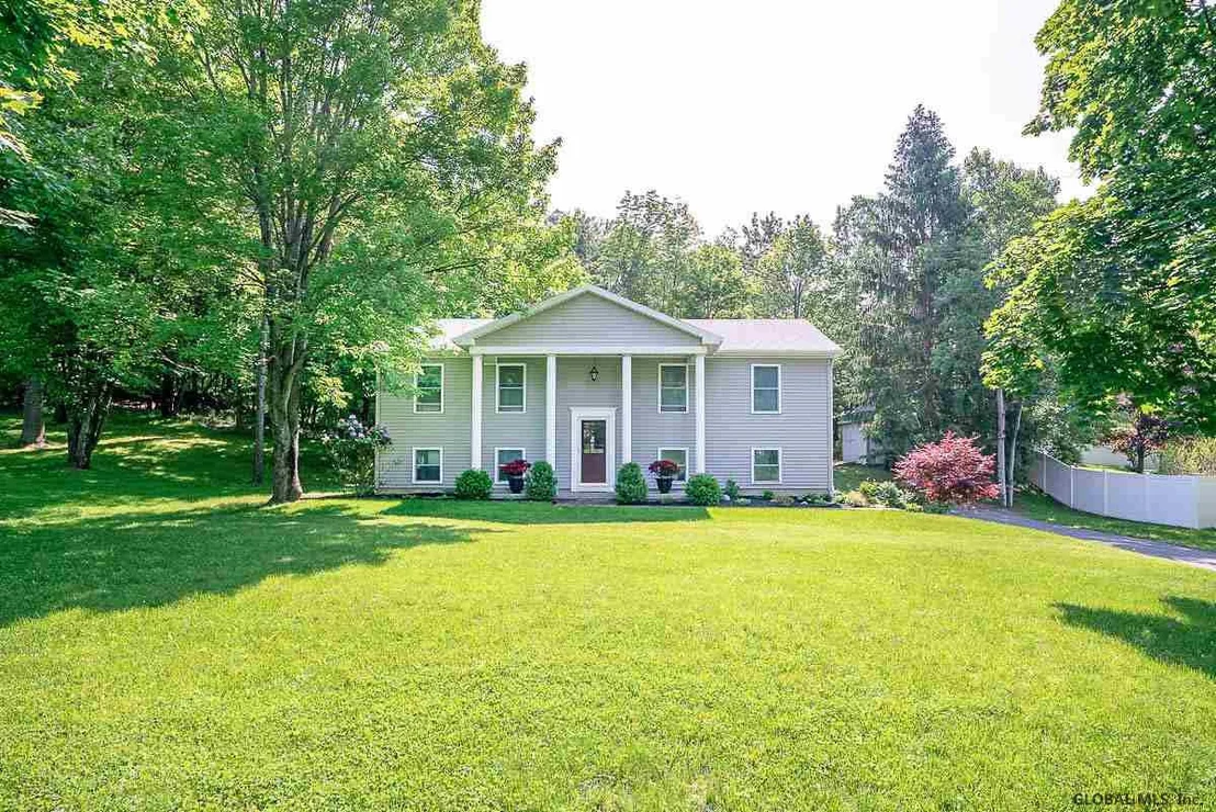 Photo of 31 OXFORD Circle