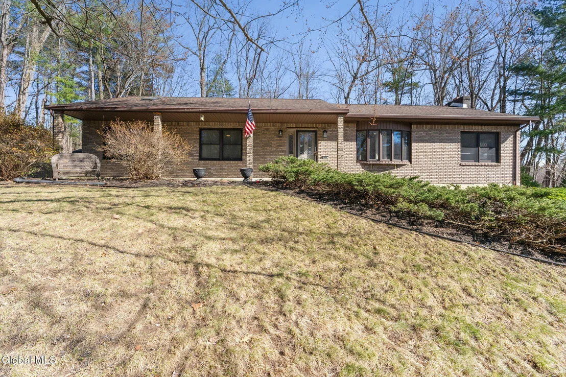 Photo of 19 Crown Point
