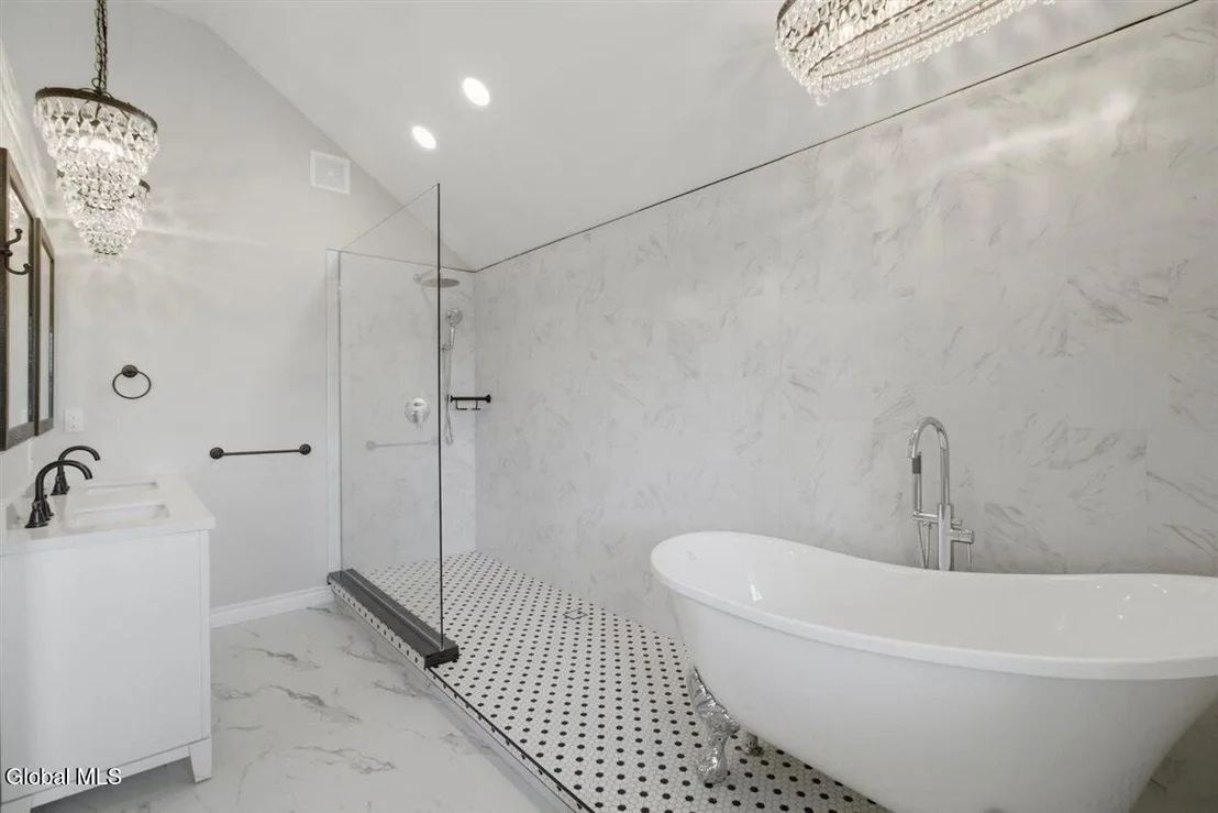 Photo of 335 Maple Road