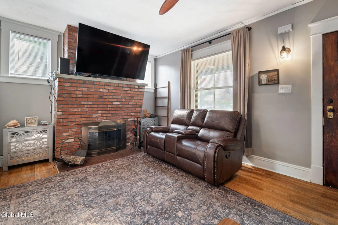 Photo of 246 Riverside Place