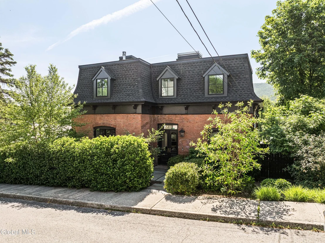 Photo of 33 Davis Street