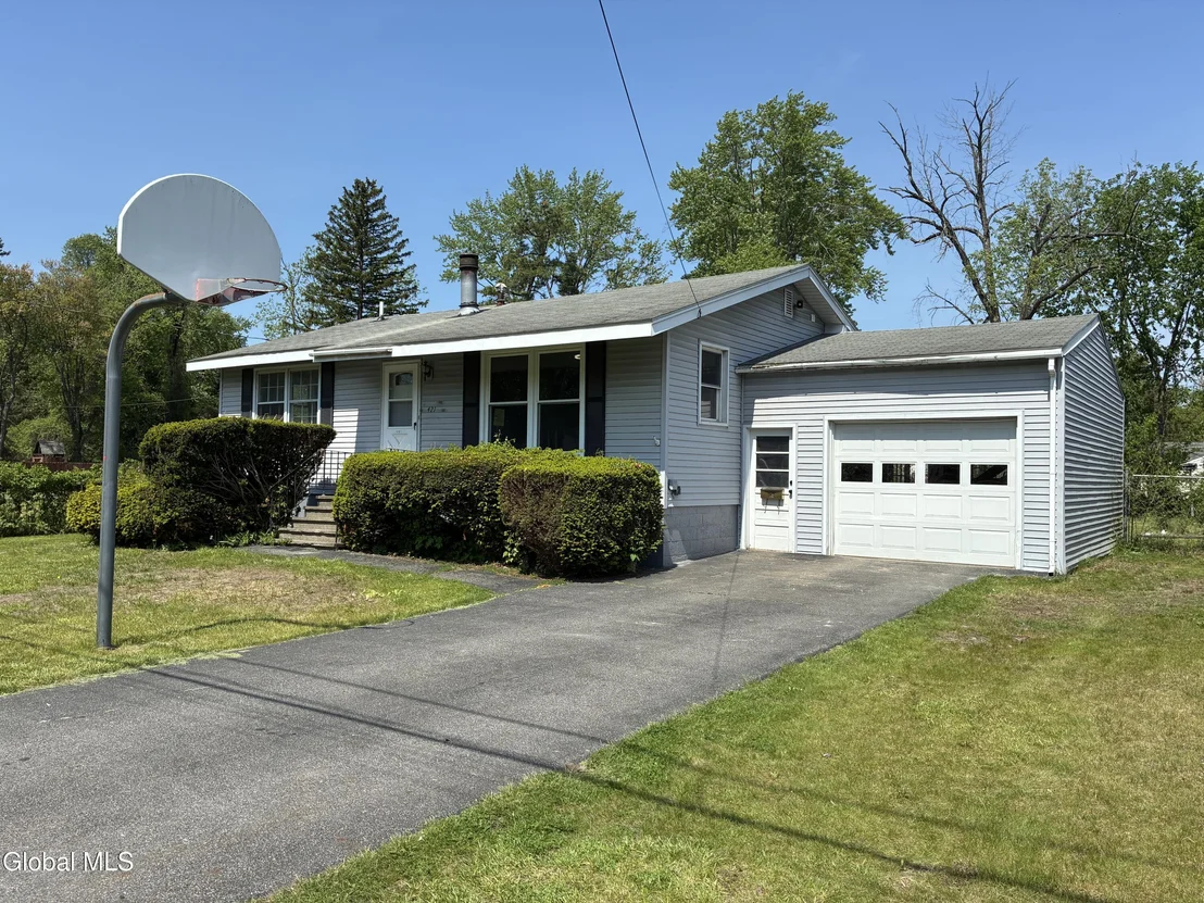 Photo of 419 Clayton Road
