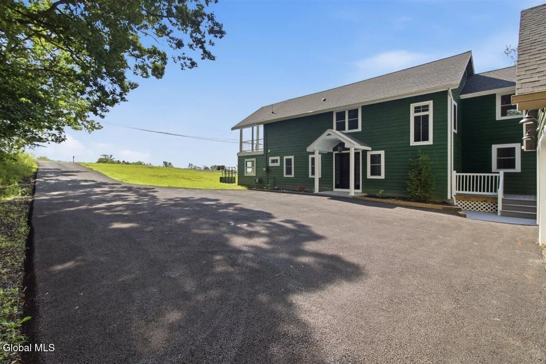 Photo of 335 Maple Road