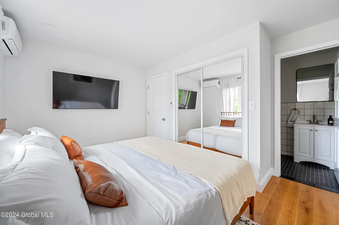 Photo of 5 Wawayanda Place