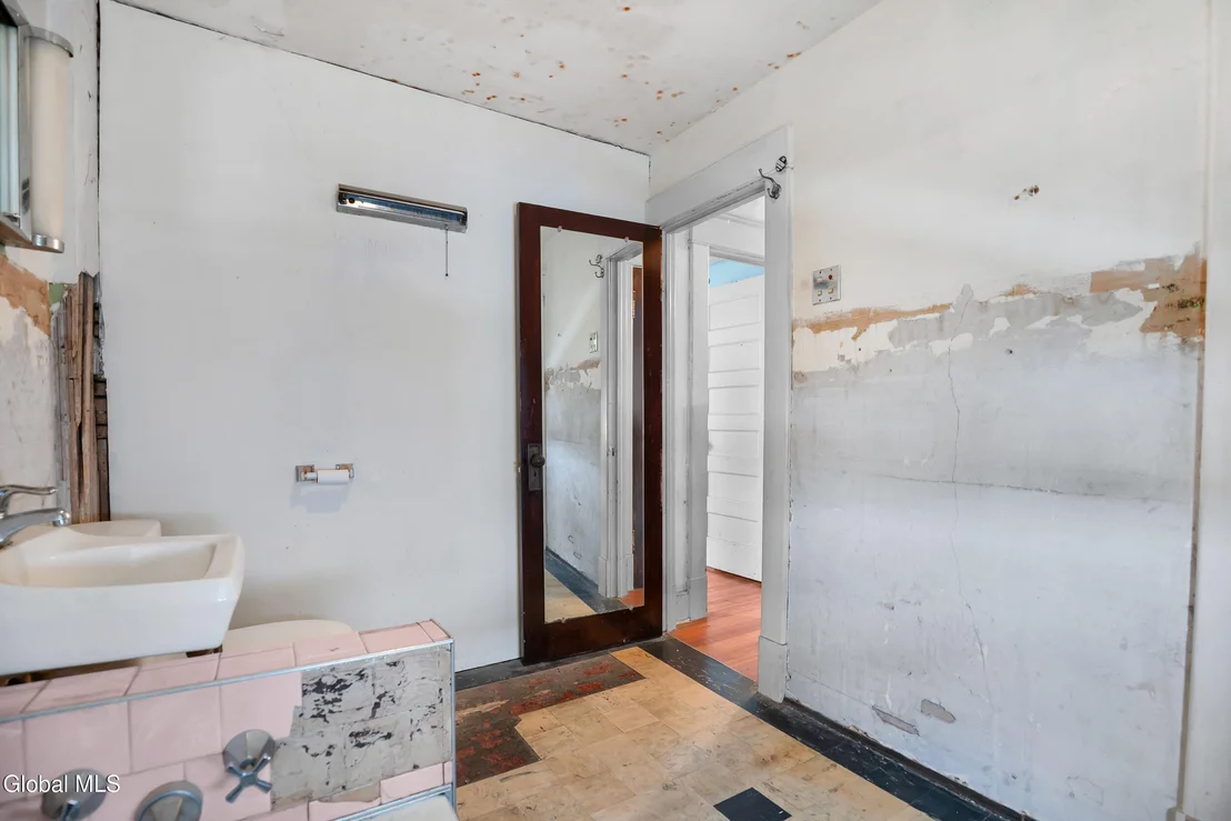 Photo of 1322 Alden Place