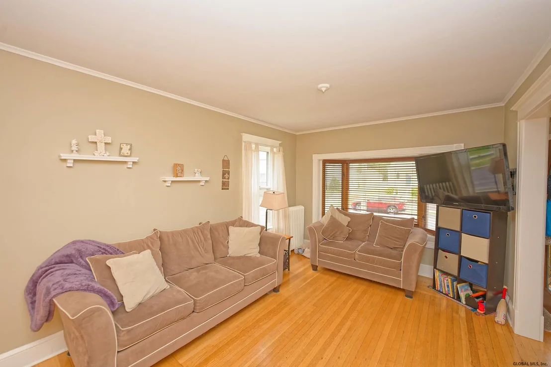 Photo of 115 1ST Street
