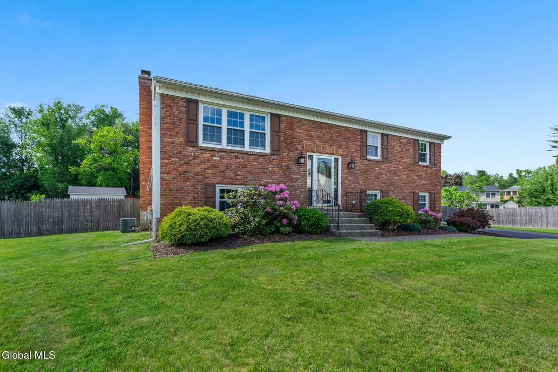 Photo of 19 Midway Drive