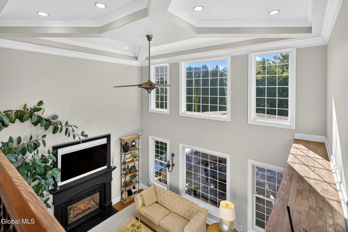 Photo of 245 Menlo Park Road