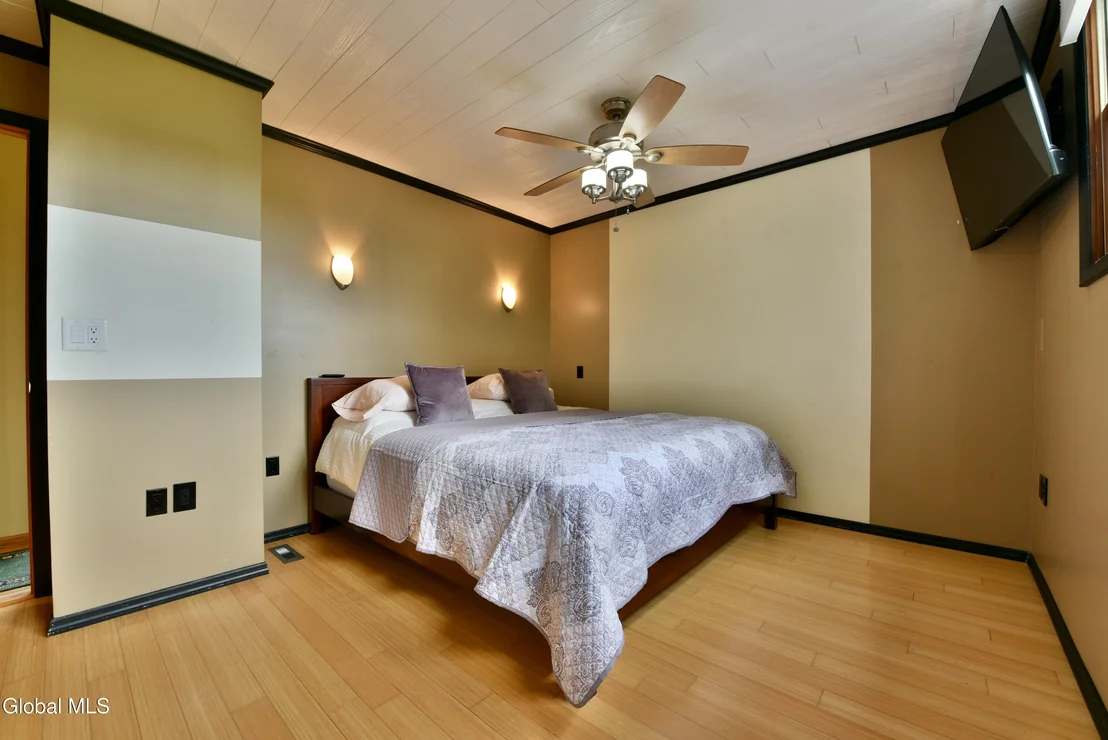 Photo of 87 Lasher Road