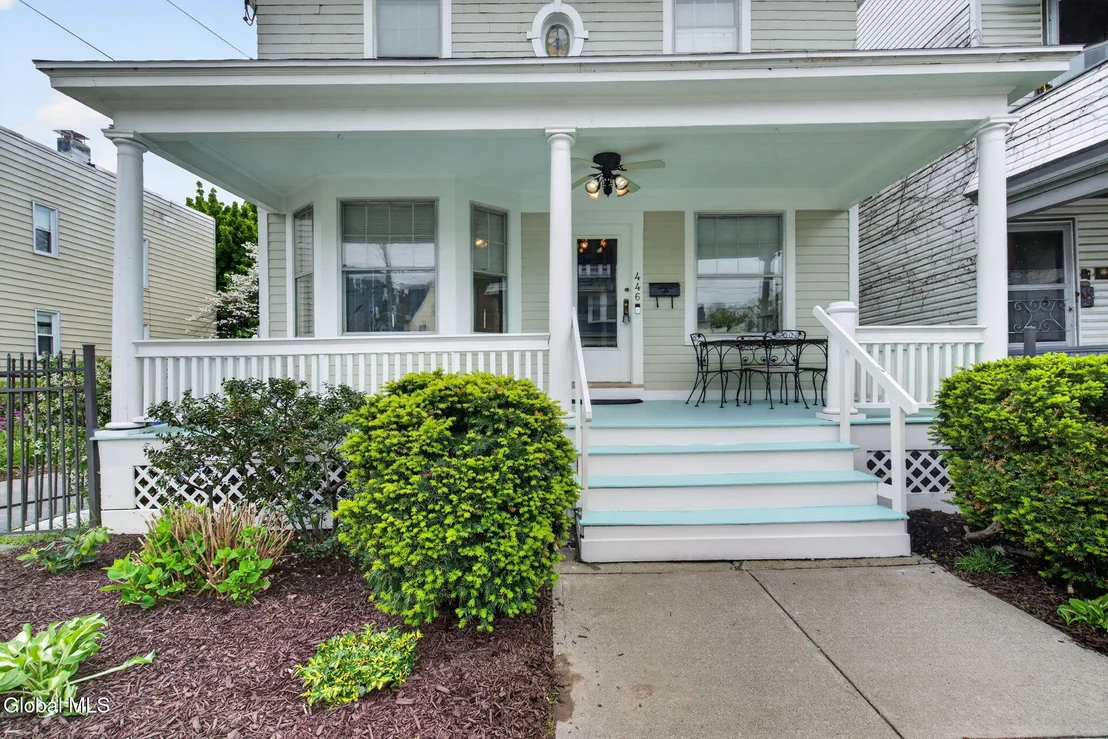 Photo of 446 Yates Street