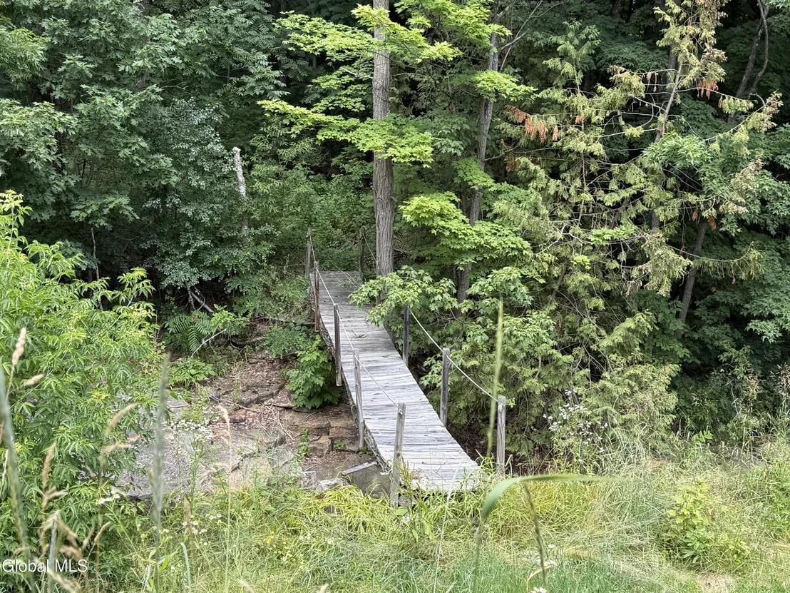 Photo of 24 Lakeview Avenue