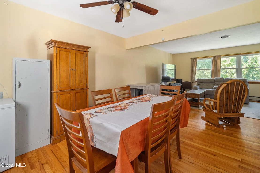 Photo of 1358 Maple Hill Road