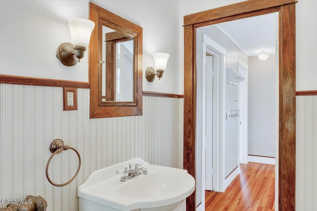 Photo of 2 Irving Place