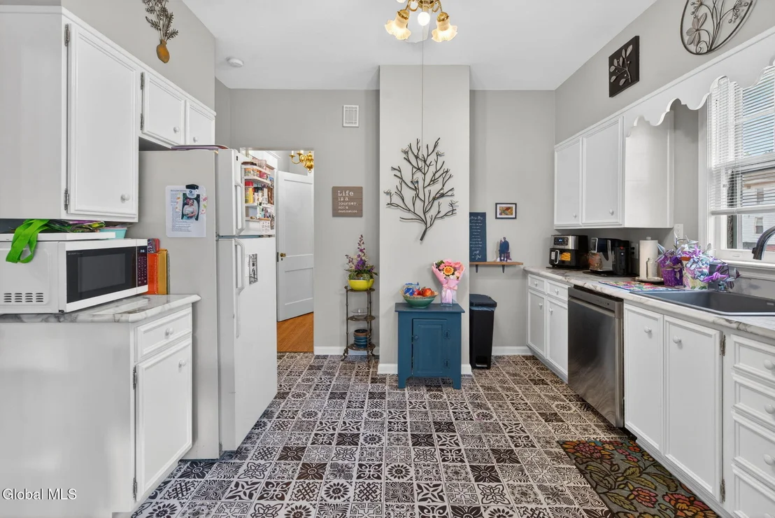 Photo of 446 Yates Street