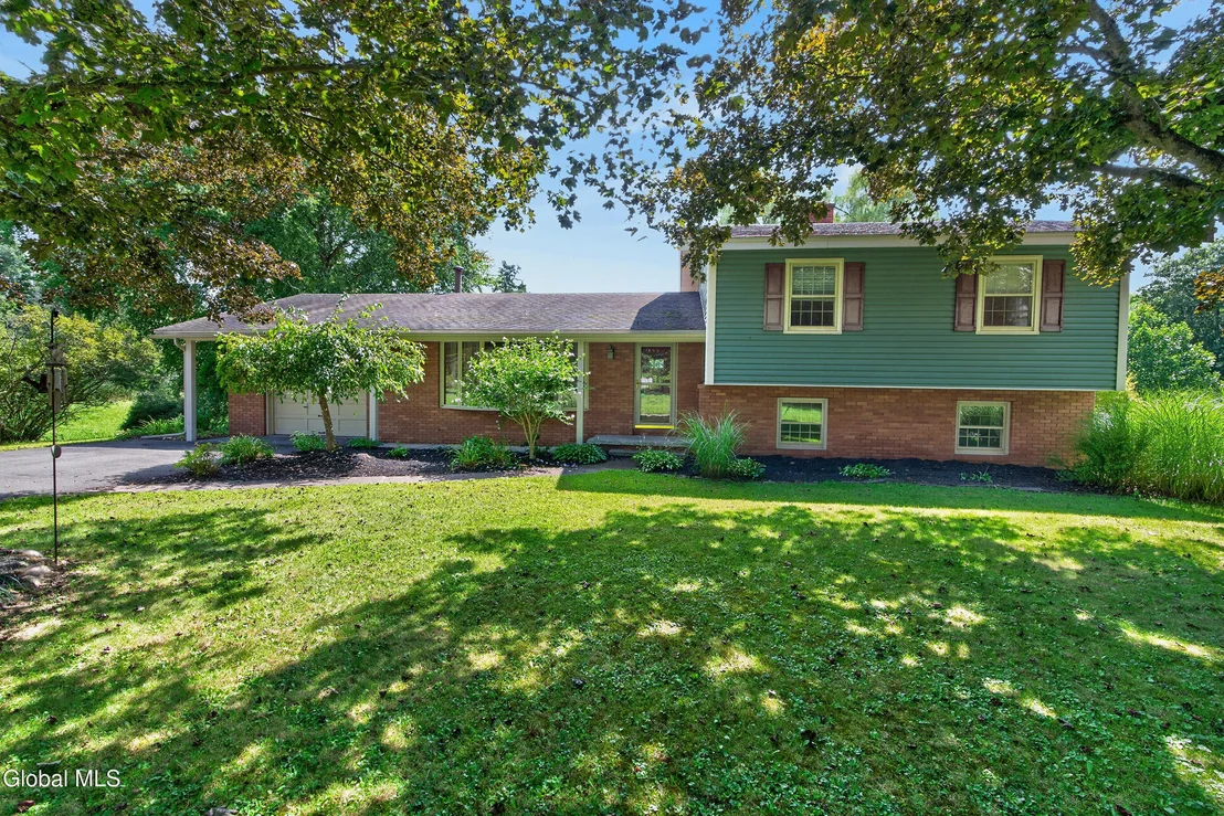 Photo of 137 Mammoth Spring Road