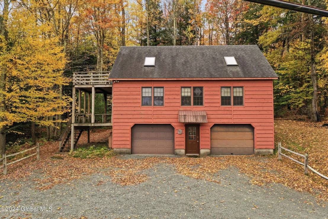 Photo of 680 Taborton Road