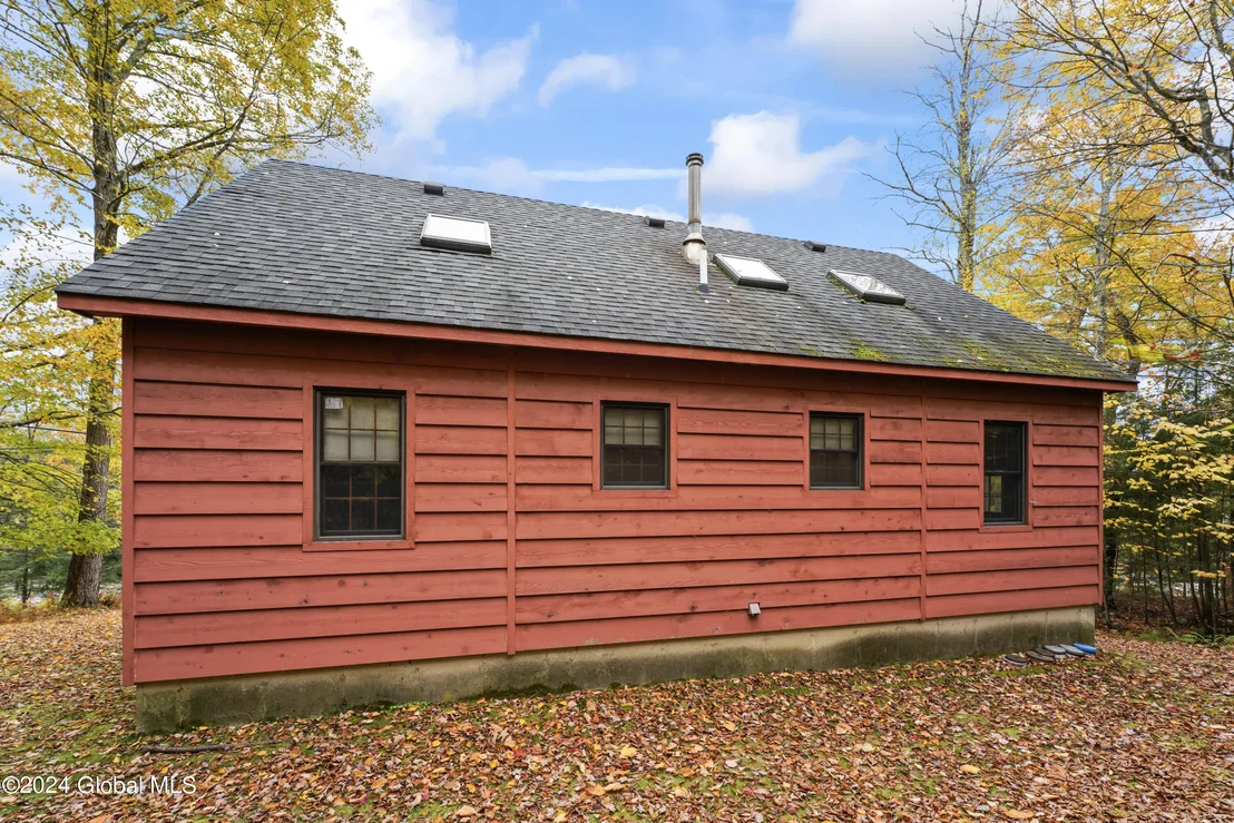 Photo of 680 Taborton Road